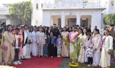 कलेक्टर विलास भोसकर ने जिला कलेक्टोरेट परिसर एवं नगर निगम आयुक्त कार्यालय परिसर में किया ध्वजारोहण