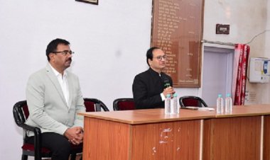 कलेक्टर ने नगर निगम में किया ध्वजारोहण