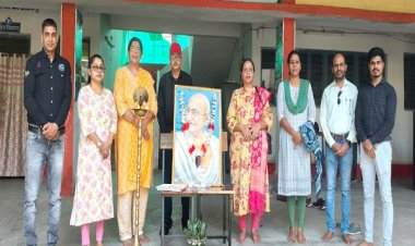 शहीदों की स्मृति में जिले भर में रखा गया दो मिनट का मौन