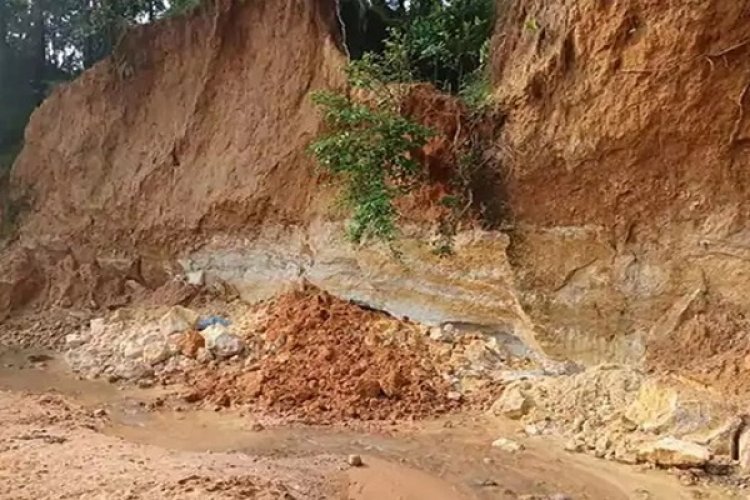 खदान धंसने से 2 ग्रामीणों की मौत