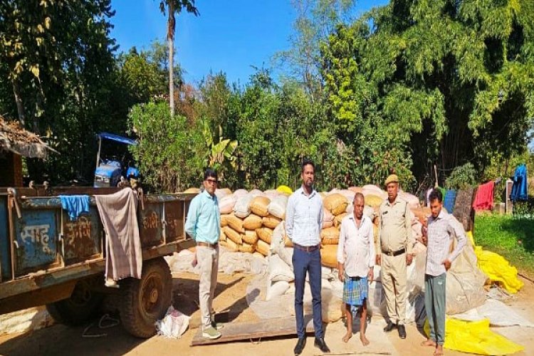 पिथौरा में 650 कट्टा अवैध धान जब्त