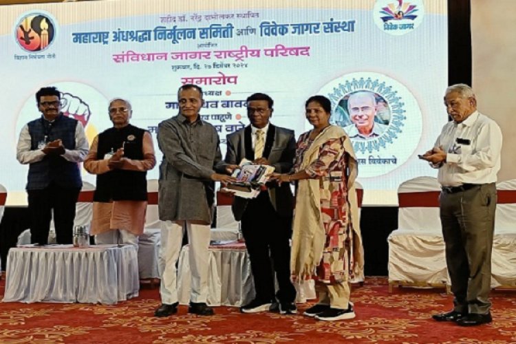 ज्योतिबाफुले अवार्ड से सम्मानित हुए डॉ. सुखदेव