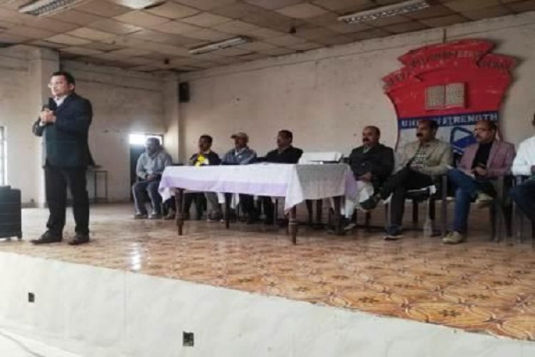 शासकीय मल्टीपरपज स्कूल अम्बिकापुर में डीईओ की अध्यक्षता में हुई जिला स्तरीय मासिक समीक्षा बैठक