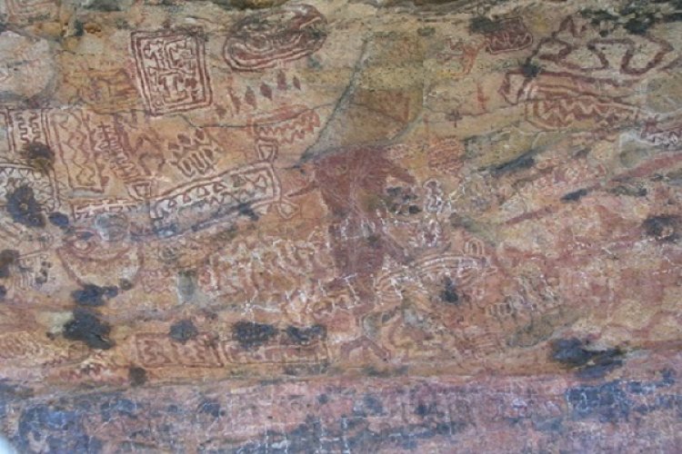 शैलचित्रों की दुर्लभ श्रृंखला का गढ़ रायगढ़