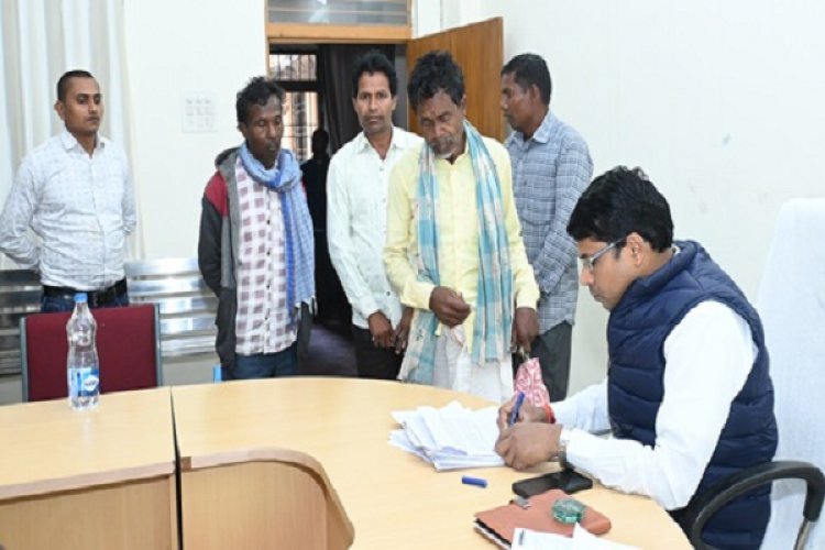 अपर कलेक्टर ने जनदर्शन में सुनी आम नागरिकों की समस्याएं