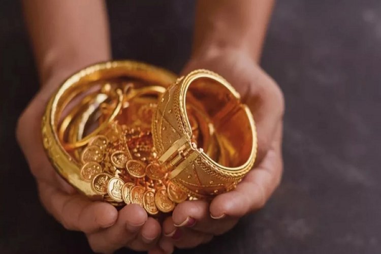 सोने के रेट में दिखी तेजी, चांदी में आई कमी; 9 जनवरी को क्या है आपके शहर के रेट