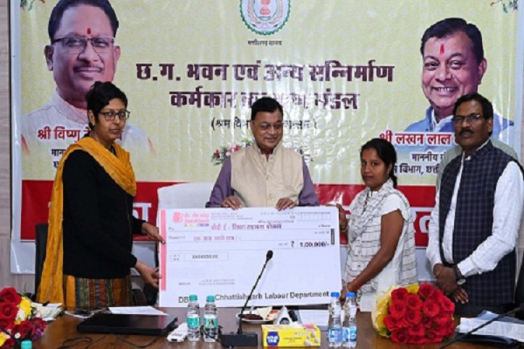 श्रम मंत्री ने 41 हजार से अधिक श्रमिकों के बैंक खाते में 23.22 करोड़ रूपए अंतरित किए