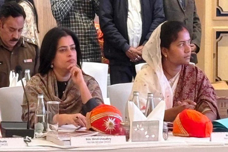 उदयपुर में आयोजित चिंतन शिविर में शामिल हुईं महिला-बाल विकास मंत्री राजवाड़े