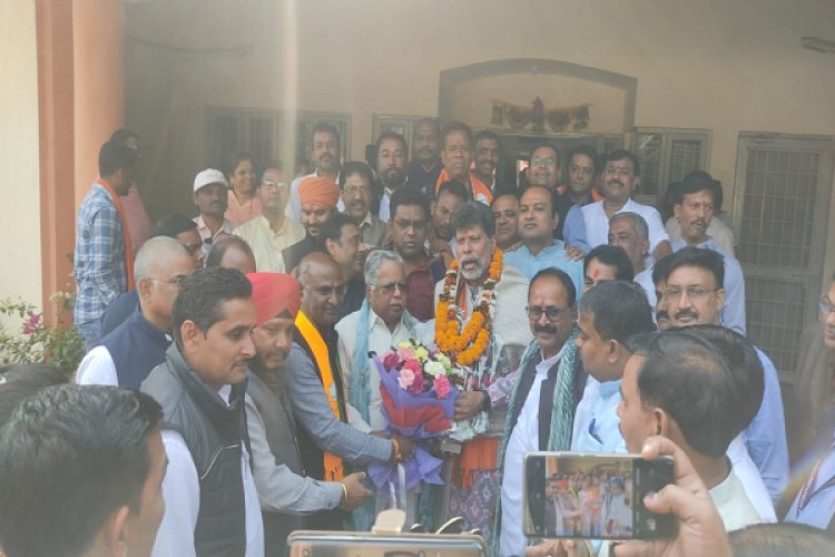 भाजपा रायपुर शहर जिला द्वारा प्रदेश अध्यक्ष बनने पर किरण सिंहदेव से भेंट कर बढ़ाई दी