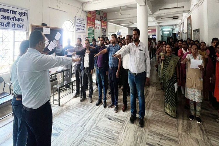 राष्ट्रीय मतदाता दिवस पर दिलाई गई शपथ