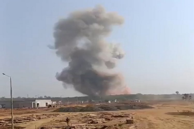 आयुध कारखाने में विस्फोट: 5 लोगों की मौत, 12 लोग दबे