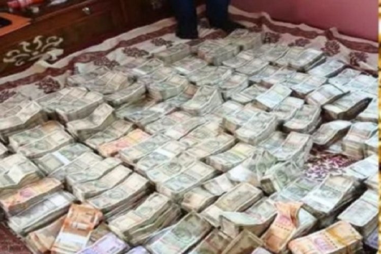 बिहार में शिक्षा पदाधिकारी के घर मिला बेतिया महाराज जैसा जेवरातों का खजाना, डेढ़ किलो सोना तो सत्ताईस किलो चांदी और दो करोड़ नगद