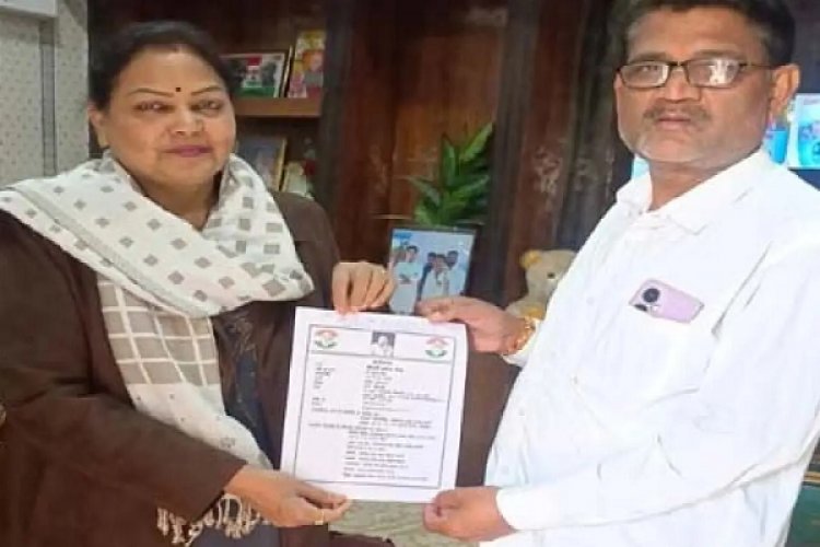 PCC संयुक्त महामंत्री ने महापौर पद के लिए निर्दलीय भरा नामांकन