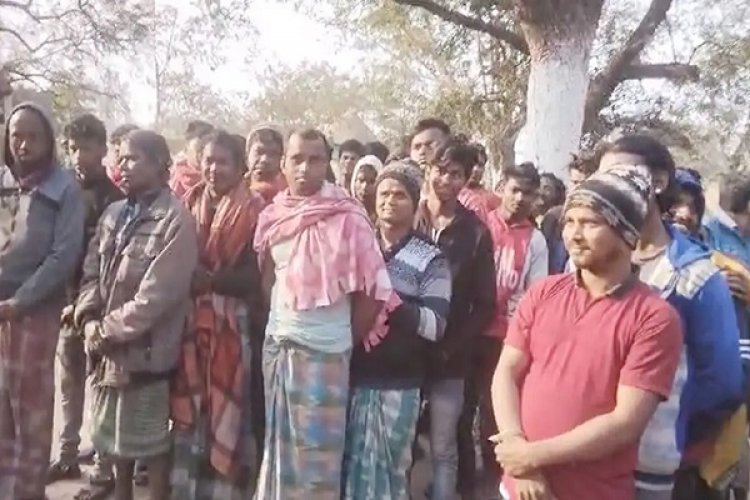 आउटर कॉलोनियों में पुलिस का छापा