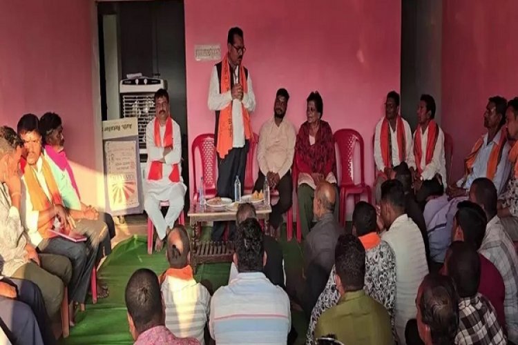 भाजपा-कांग्रेस से नाराज कार्यकर्ताओं ने बनाई 'दुखी आत्मा पार्टी', भरा नामांकन