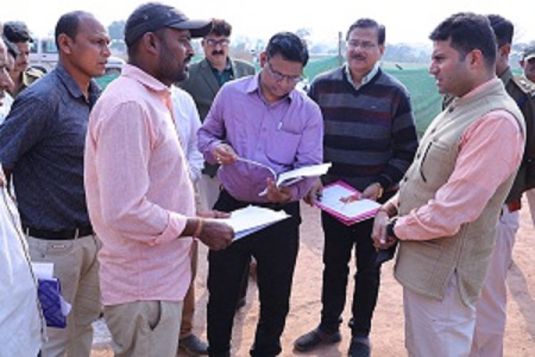 कलेक्टर कार्तिकेया गोयल ने धान उपार्जन केन्द्रों का किया निरीक्षण