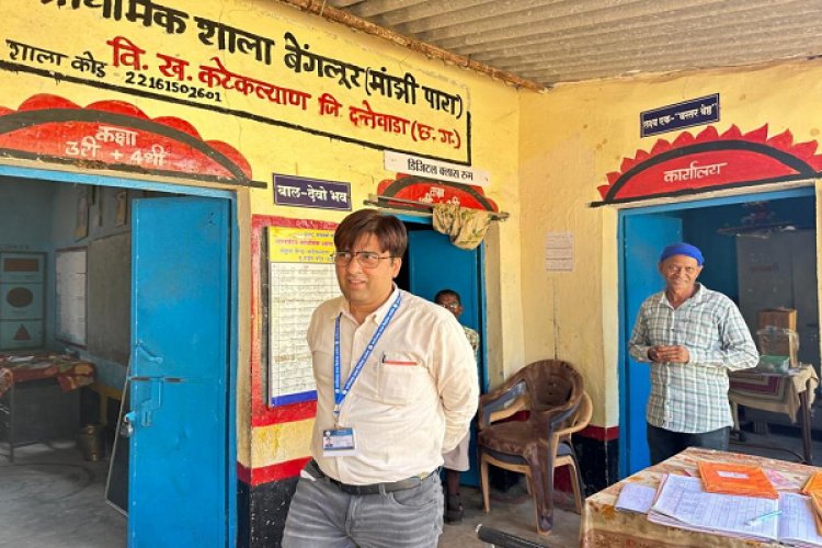 प्रेक्षक ने किया कटेकल्याण मतदान केंद्र का निरीक्षण