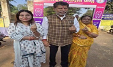 भाजपा अध्यक्ष किरणदेव सिंह ने किया मतदान