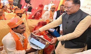 मुख्यमंत्री विष्णु देव साय ने दिव्यांगजनों के सामूहिक विवाह समारोह में नवविवाहित जोड़ों को दिया आशीर्वाद