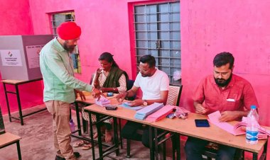 लोकतंत्र का संगम: एक बूथ, चार धर्म, एक संकल्प...