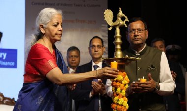 सुरक्षा और विकास में सीमा शुल्क की महत्वपूर्ण भूमिका: सीतारमण