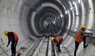 सुरंग की छत का एक हिस्सा ढहा, 6 मजदूर फंसे