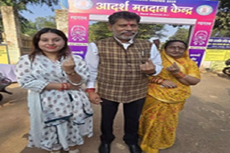 भाजपा अध्यक्ष किरणदेव सिंह ने किया मतदान