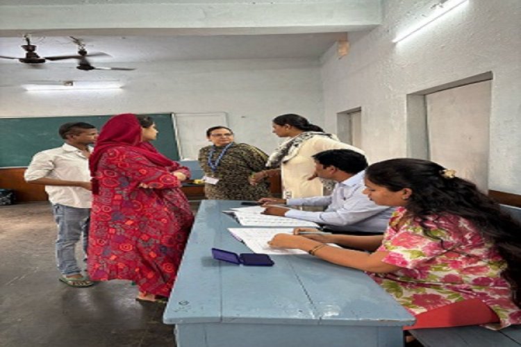 सामान्य प्रेक्षक ने मतदान दिवस पर मतदान केन्द्रों का किया सघन निरीक्षण