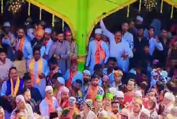 इंदौर में कव्वालों पर नोट उड़ाने की होड़ में भिड़ गए पटेल और पठान, जमकर चले लात-घूंसे