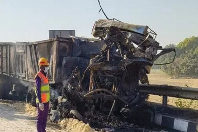 सड़क हादसा में ड्राइवर जिंदा जला