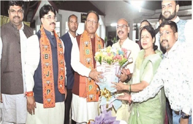 दुर्ग की नव निर्वाचित मेयर व पार्षदों ने की मुख्यमंत्री साय से मुलाकात