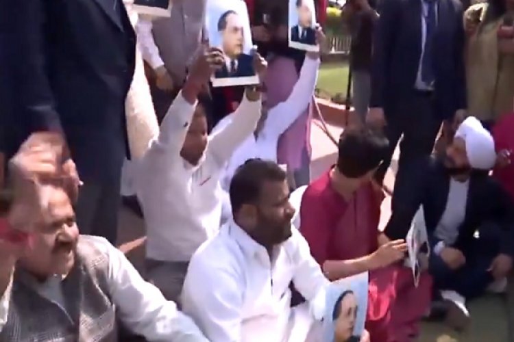 हंगामे के साथ दिल्ली विधानसभा की कार्यवाही शुरू, विपक्ष के सभी विधायक निलंबित...