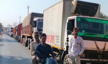 इंदौर-बैतूल हाईवे के धन तालाब घाट पर खराब ट्राले ने 16 घंटे रोका रास्ता, लग गई 6-7 किमी लंबी वाहनों की कतार