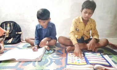 अंधेरे में जीवन बिता रहे ग्रामीणों को अब लालटेन से मिली छुटकारा