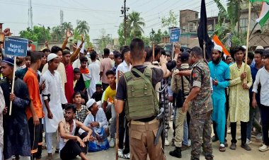 बंगाल के बाद असम में हिंसक हुआ वक्फ कानून के खिलाफ प्रदर्शन, पुलिस पर पथराव; जवानों ने किया लाठीचार्ज