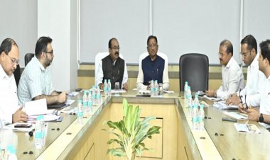 तेजी से कार्य करते हुए अच्छी गुणवत्ता के साथ समय-सीमा में सड़कों, पुल-पुलियों व भवनों के निर्माणकार्य करें पूर्ण : श्री विष्णु देव साय