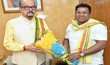 राज्यपाल श्री डेका से सर्व आदिवासी समाज के प्रदेशाध्यक्ष ने की भेंट