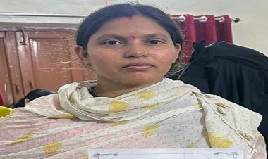 मजदूर कार्ड पाकर खुशी से खिला काव्या बाघ का चेहरा