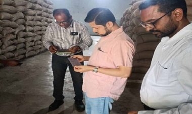 कलेक्टर ने बीज प्रक्रिया केन्द्र का किया निरीक्षण