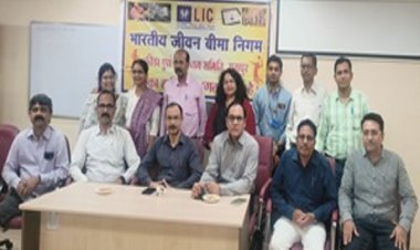 एल.आई.सी. की मंडल स्तरीय शतरंज प्रतियोगिता में रोहित देवांगन व ई.व्ही. पद्मावती विजेता बने