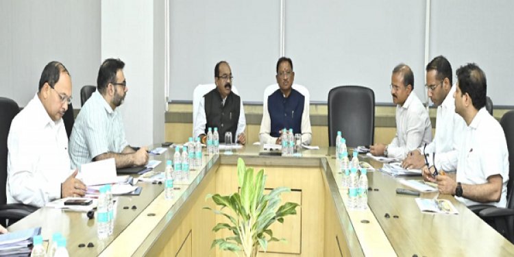 तेजी से कार्य करते हुए अच्छी गुणवत्ता के साथ समय-सीमा में सड़कों, पुल-पुलियों व भवनों के निर्माणकार्य करें पूर्ण : श्री विष्णु देव साय