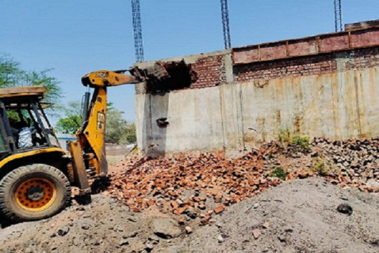 ग्राम बाना में 20 अतिक्रमणकारियों से 10 एकड़ भूमि हुई मुक्त