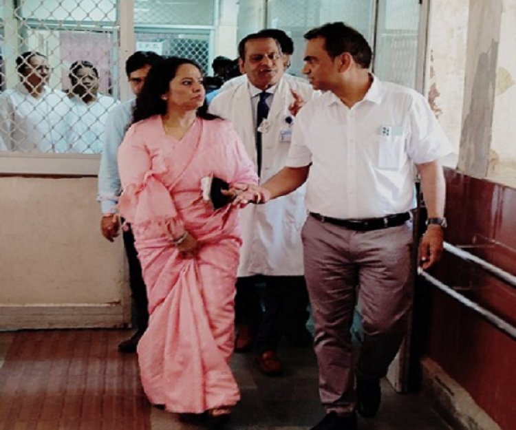 आयुक्त चिकित्सा शिक्षा शिखा राजपूत तिवारी ने अम्बेडकर अस्पताल का किया निरीक्षण
