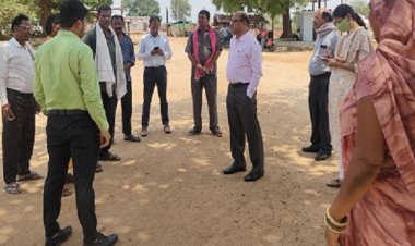 कलेक्टर ने समाधान शिविर की तैयारियों का जायजा लेने विभिन्न गांव का किया दौरा