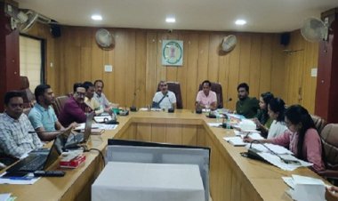 अधिकारी शिविरों में अनिवार्य रूप से उपस्थित रहे : कलेक्टर