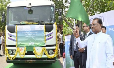 मुख्यमंत्री श्री विष्णु देव साय ने देश के पहले हाइड्रोजन फ्यूल ट्रक को दिखाई हरी झंडी