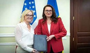 यूक्रेन ने अमेरिका को दी प्राकृतिक संसाधन समझौते को अंतिम रूप देने की जानकारी