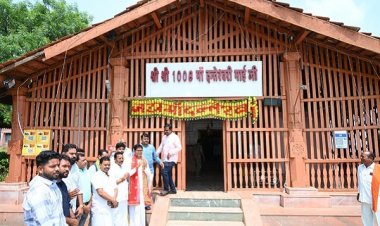 मंत्री ओपी चौधरी ने मां दंतेश्वरी मंदिर में पूजा अर्चना की