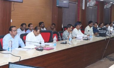 कलेक्टर ने ली समय सीमा की बैठक