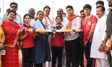 समर कैम्प में स्कूली बच्चों द्वारा निर्मित एयरोमॉडल्स का हुआ प्रदर्शन